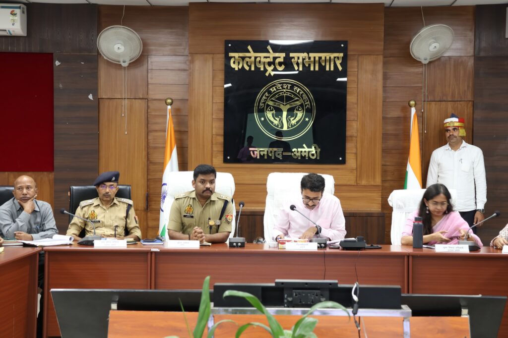अमेठी में जनगणना 2027 पुलिस कार्यशाला में डीएम शशांक चौधरी और एसपी सरवणन टी